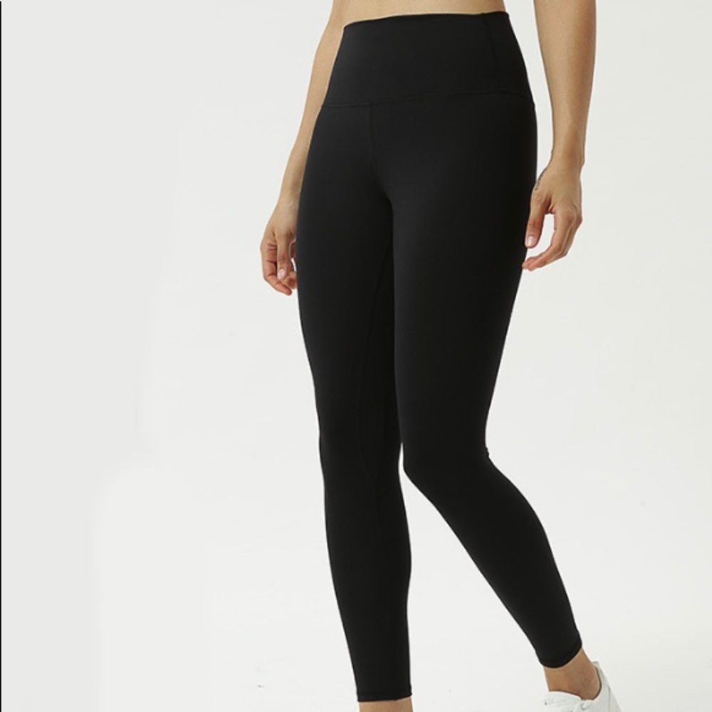 Lululemon duplicate black leggings